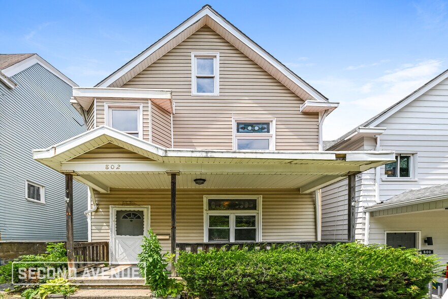 Primary Photo - 802 Dubois St