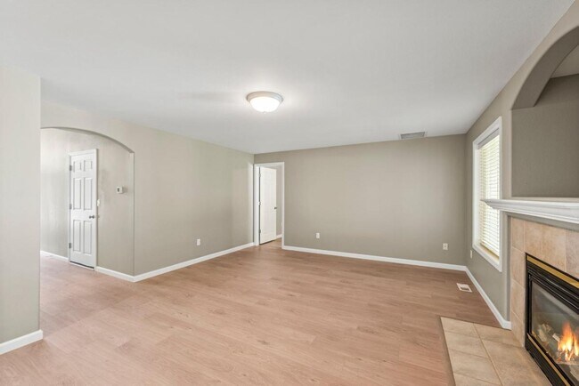 Building Photo - Spacious Sunrise Home for Rent in Puyallup...
