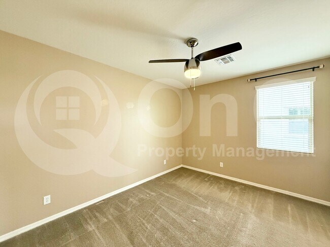 Building Photo - 4051 E Mesquite St