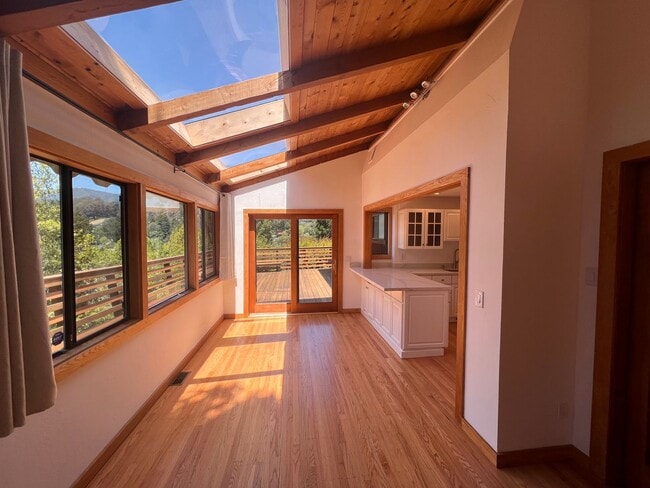 Building Photo - SPACIOUS 4-BEDROOM, 3 BATH HOME ON CORNER ...