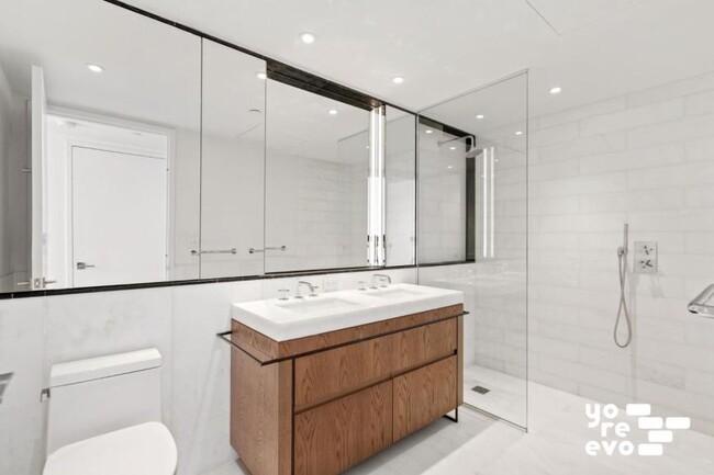 Building Photo - 2 bedroom in Brooklyn NY 11217