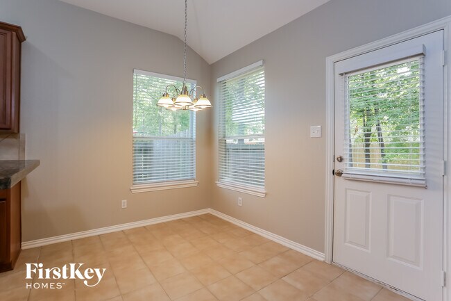 Building Photo - 18414 Bluff View Dr