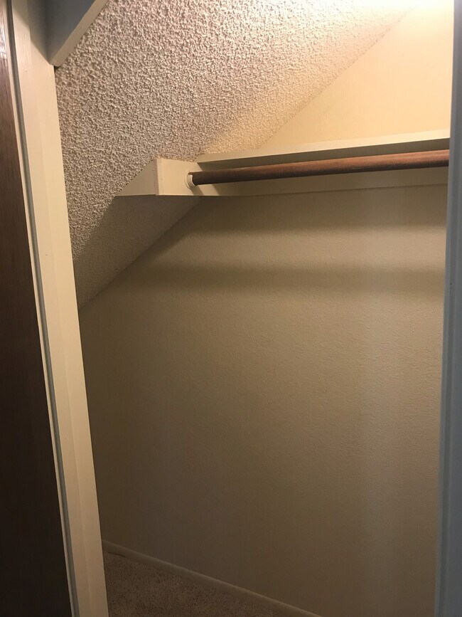 Building Photo - Pullman Duplex