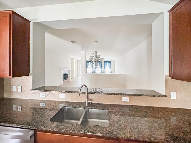 Building Photo - 7810 Squirrel Hollow Dr
