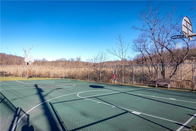 Building Photo - 33 Holmes Rd