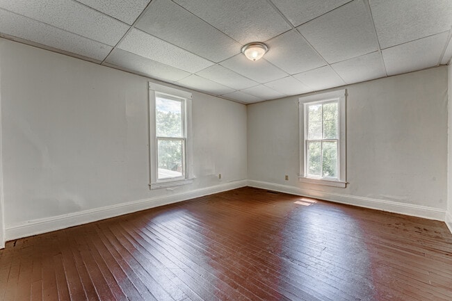 Building Photo - 975 Dorsey Ave