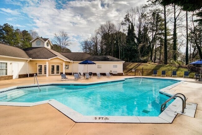 Building Photo - 2 Bedroom Availability