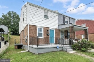 Building Photo - 5083 Just St NE
