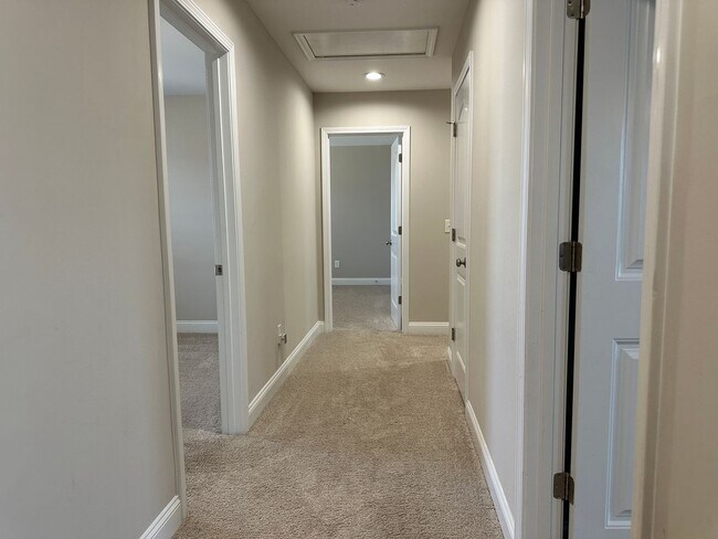 Building Photo - 5233 Debut Ave