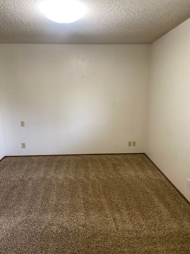Building Photo - 2772el