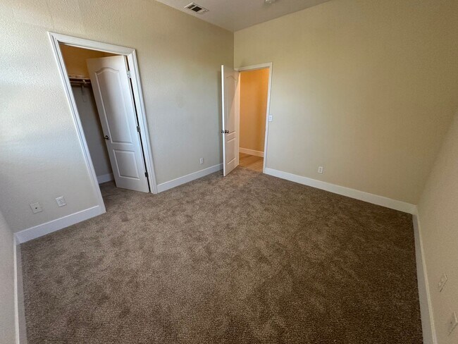 Building Photo - 2397 Tamalpais Ave