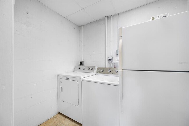 Building Photo - 4104 W Leila Ave