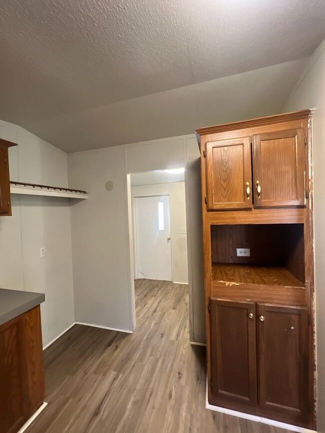 Building Photo - 1625 S 5th St