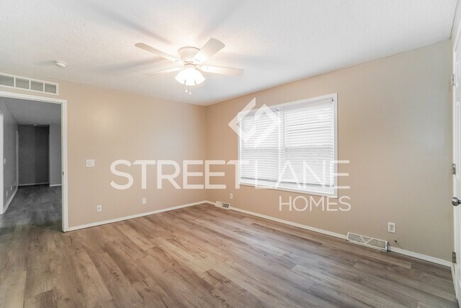 Building Photo - Charming 3 Bedroom in Whitehall!