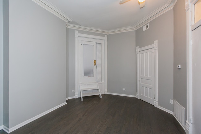 Building Photo - 42 E Chicago Ave