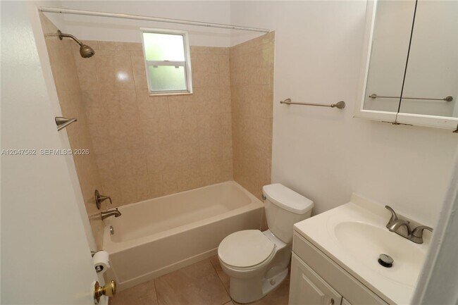 Building Photo - 1708 N 16th Ave