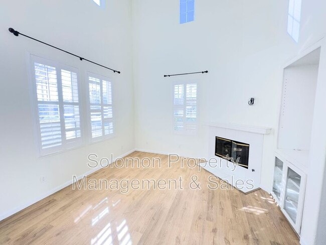 Building Photo - 6076 Paseo Carreta