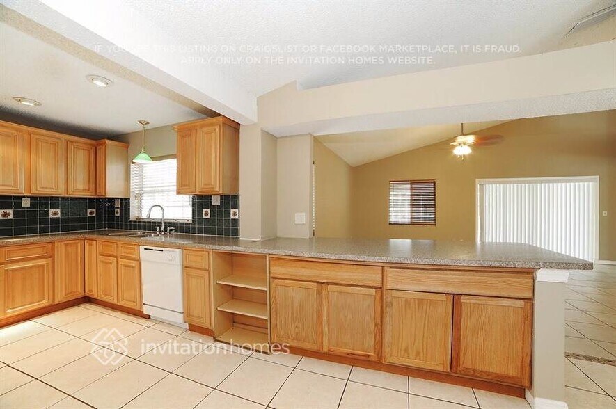 Building Photo - 1840 Candlestick Ct