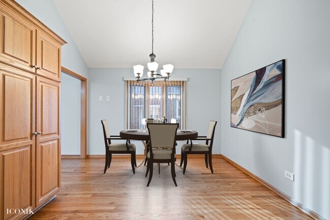 Building Photo - 5614 S Moody Ave