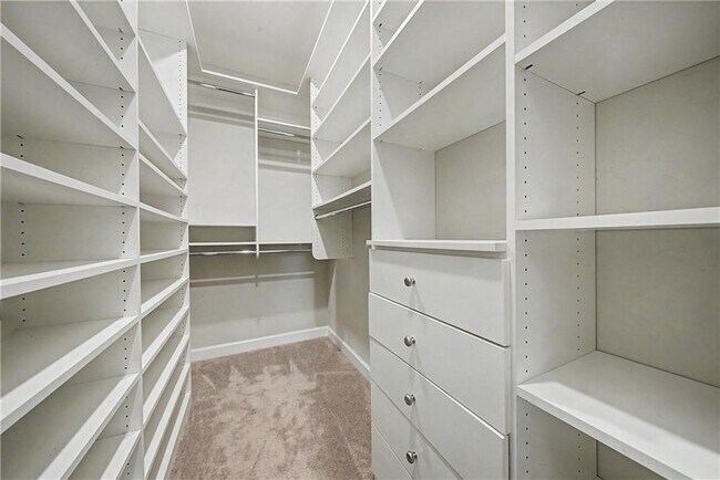 Building Photo - 165 Mansfield Dr