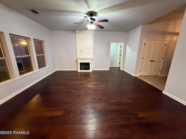 Building Photo - 309 Sun Ridge St