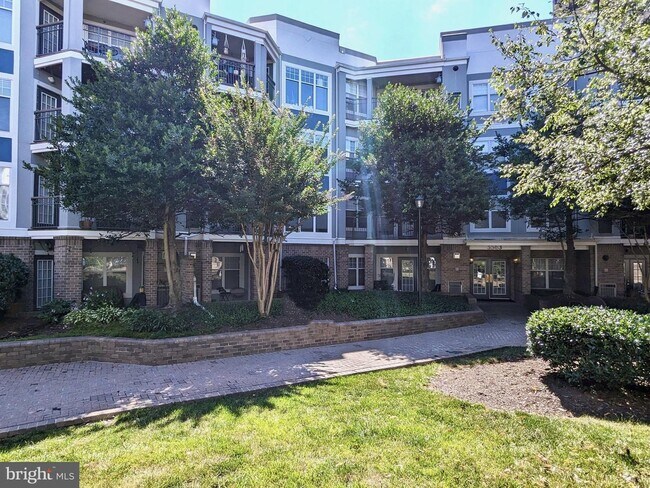 Building Photo - 5563 Seminary Rd