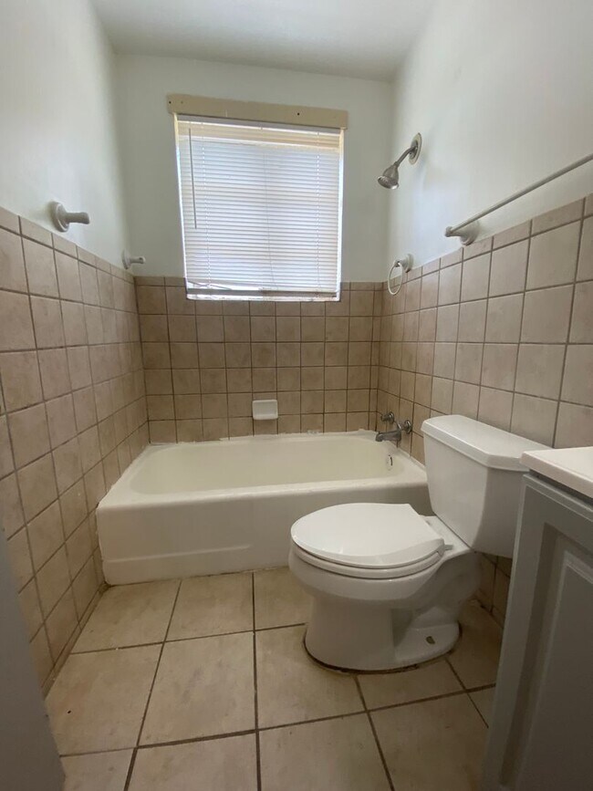 Building Photo - 2512 Lumpkin Ct