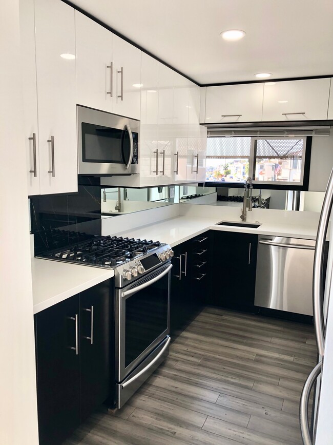 Building Photo - 1702 Hermosa Ave