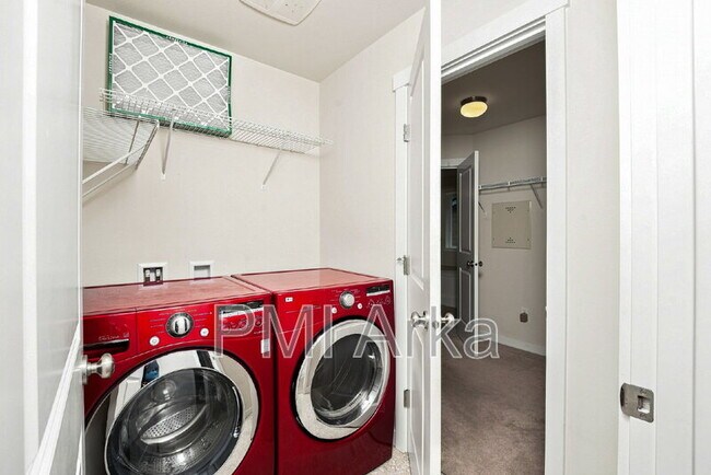 Building Photo - 633 Ilwaco Pl NE