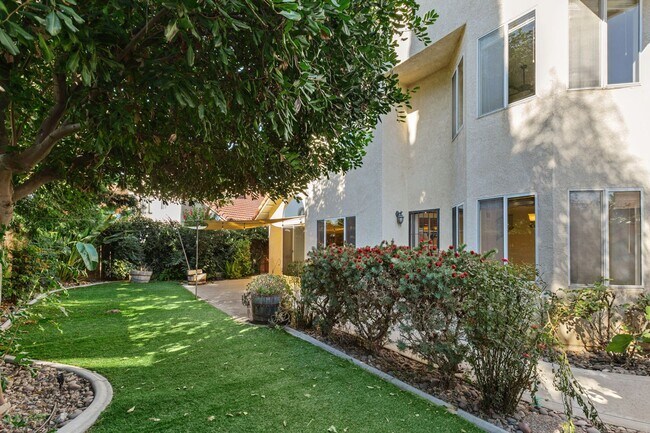 Building Photo - 30207 Silver Ridge Ct