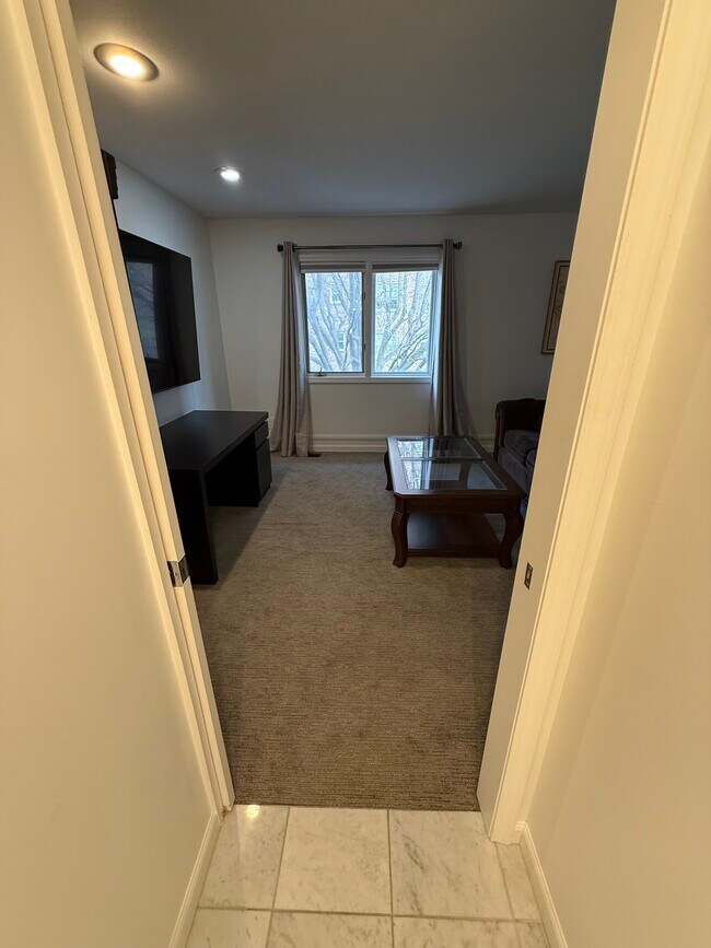 Building Photo - 4444 Lindell Blvd