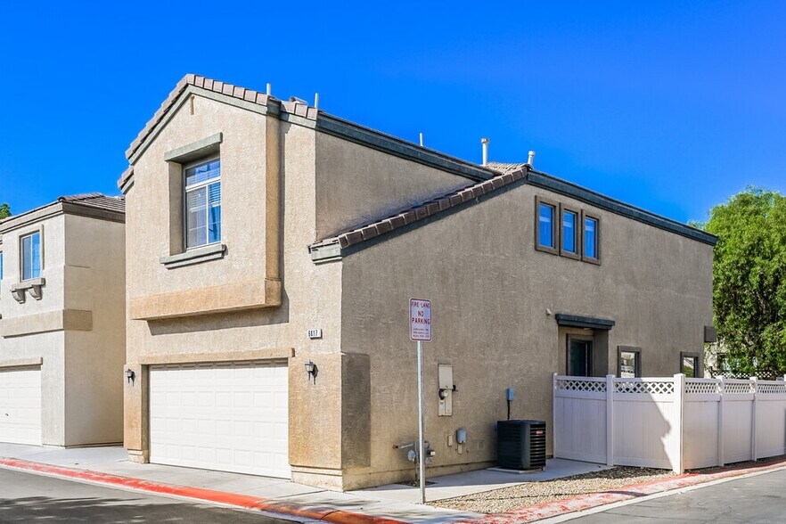 Building Photo - 6417 Pine Willows Ct