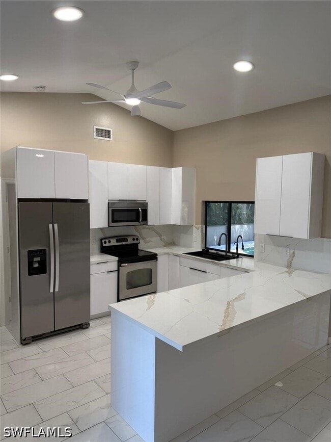 Building Photo - 1325 SW 28th St