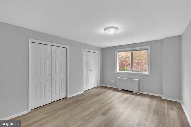 Building Photo - 750 S Dickerson St