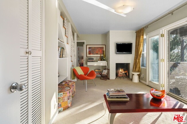 Building Photo - 1313 Corona Dr