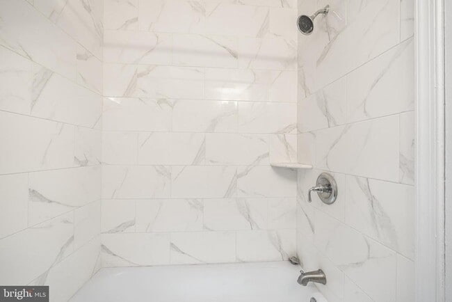 Building Photo - 1115 E Upsal St