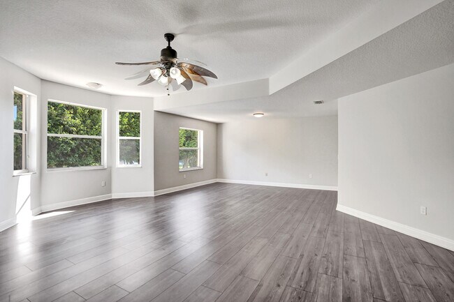 Building Photo - 2804 Shaughnessy Dr