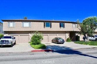 Building Photo - 121 Paseo De La Concha