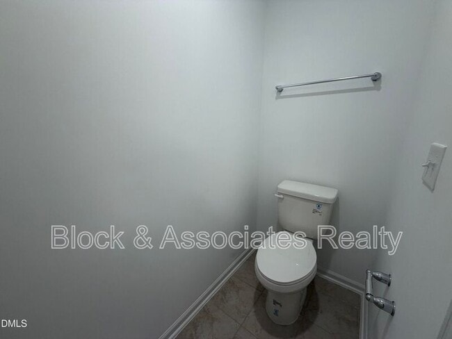 Building Photo - 611 Contento Ct