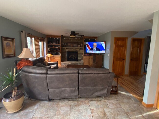 Building Photo - Beautiful Estate in South Fort Collins