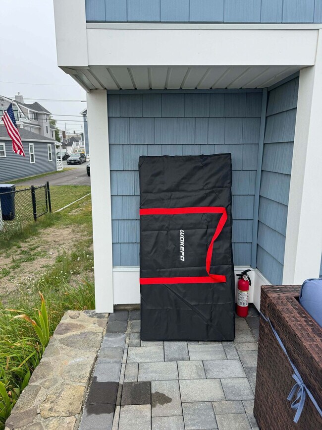 Building Photo - 12 Epping Ave