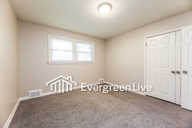 Building Photo - coming soon