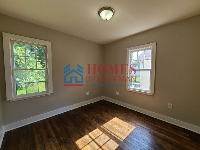 Building Photo - Two Bedroom House | 50% Off First Month