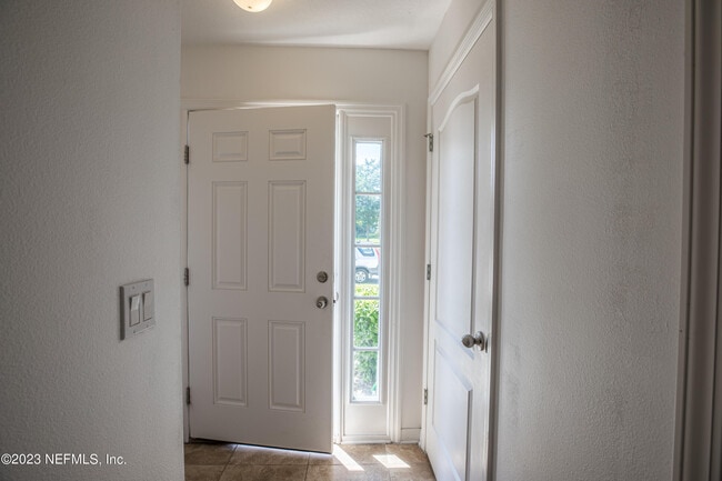 Building Photo - 11657 Hickory Oak Dr