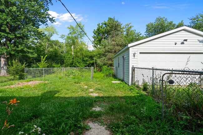 Building Photo - 37187 Piper Ln
