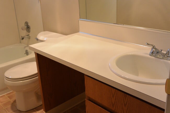 Building Photo - 8307 NE Starflower Ct