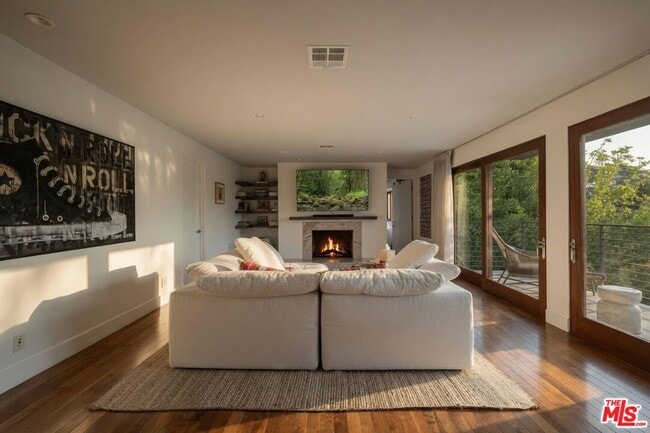 Building Photo - 2035 De Mille Dr