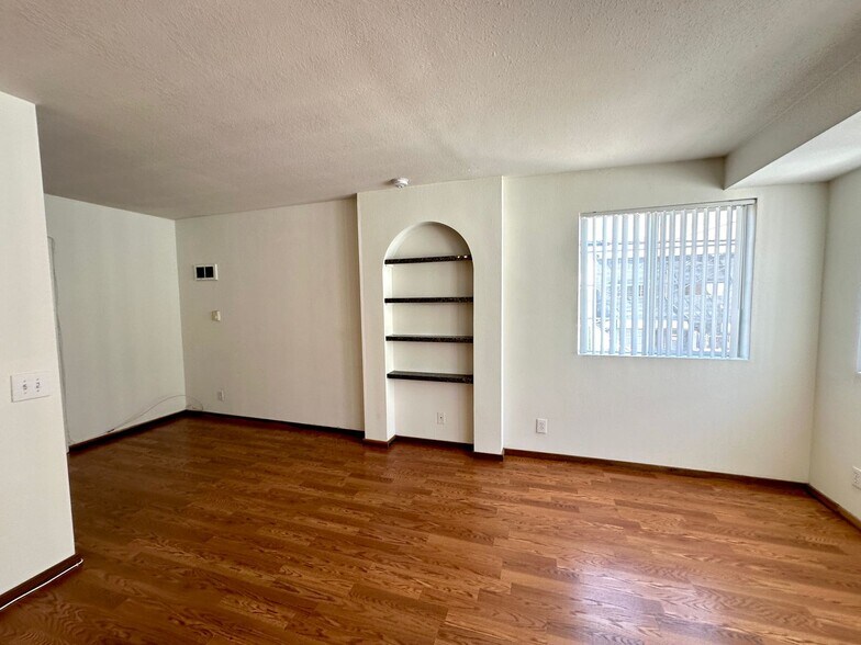 Building Photo - 12301-12307 Pacific Ave