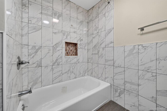 Building Photo - 158 Willow St