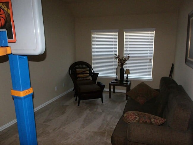 Building Photo - 2402 Horned Owl Dr